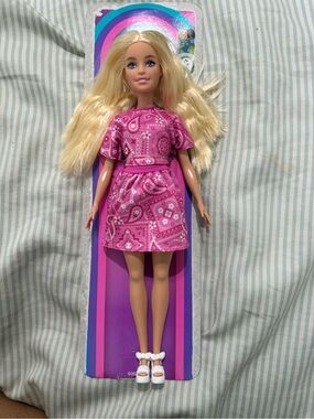 Barbie dol